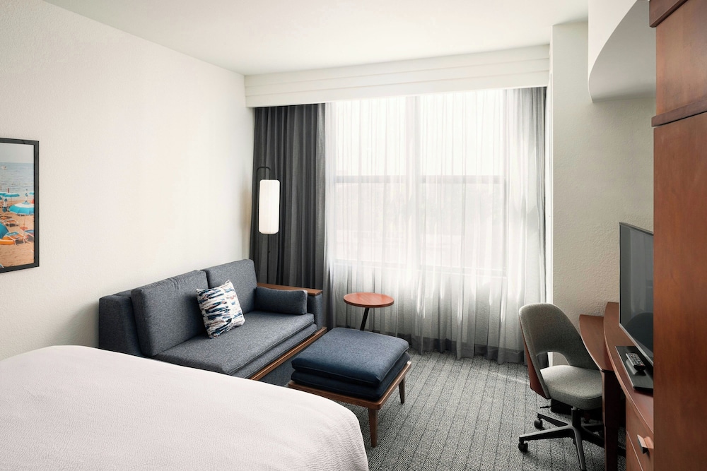 Courtyard by Marriott St. Petersburg Downtown - photo 15