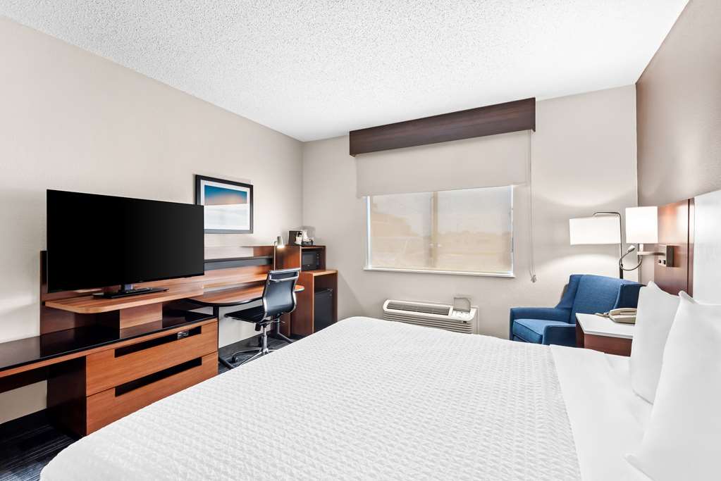 Best Western Ottumwa Inn & Suites - photo 10
