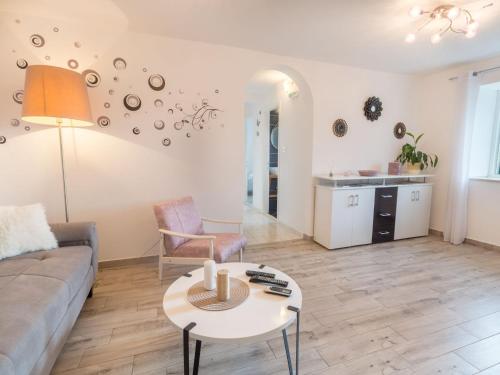 Four Bedroom Holiday Home with Sea View — 4-Star Luxury Hotel in Ston, Croatia