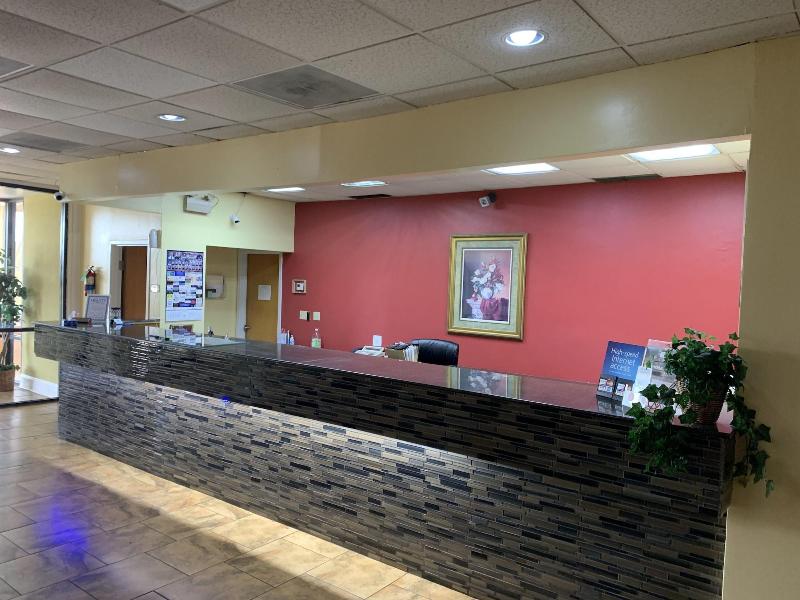 Americas Best Value Inn Forest - photo 6