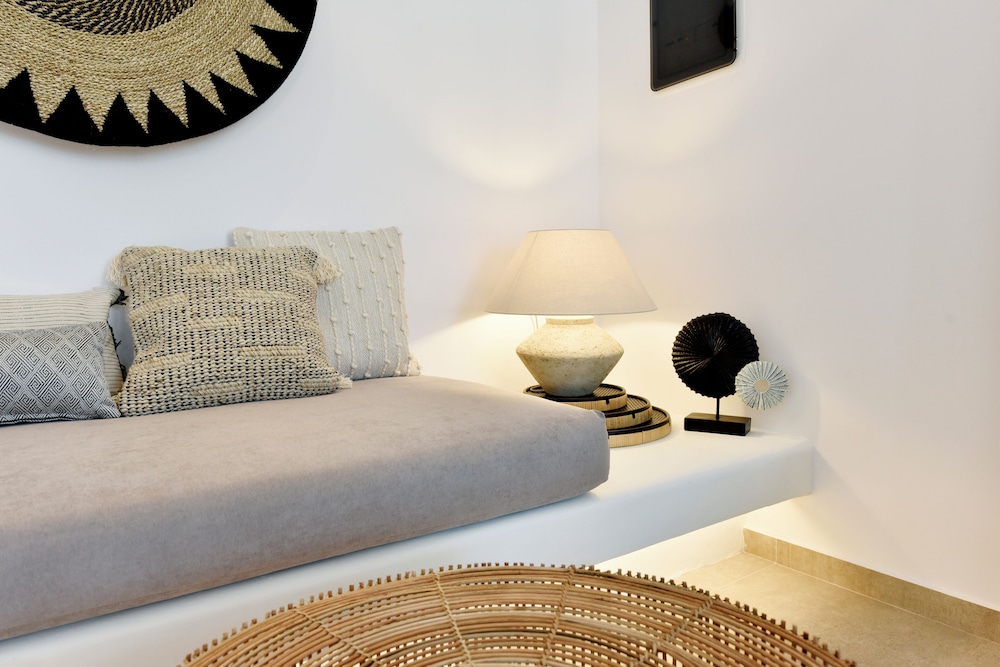 Anais Milos Suites — 4-Star Luxury Hotel in Adamas, Greece