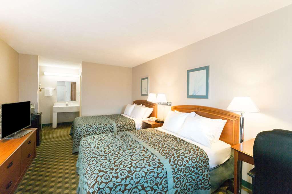Days Inn by Wyndham Richmond - photo 14