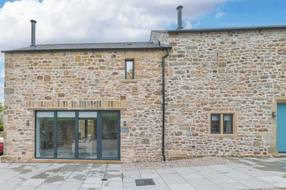 No 1 The Coach House — 4-Star Luxury Hotel in Carnforth, United Kingdom