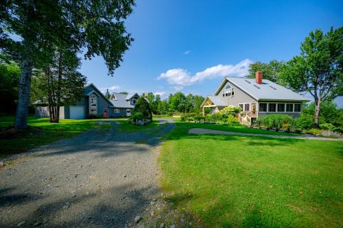 Two Home Retreat Meant for Big Family Memories — 4-Star Luxury Hotel in Guilford, United States