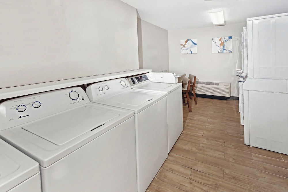 Candlewood Suites Appleton by IHG - photo 23