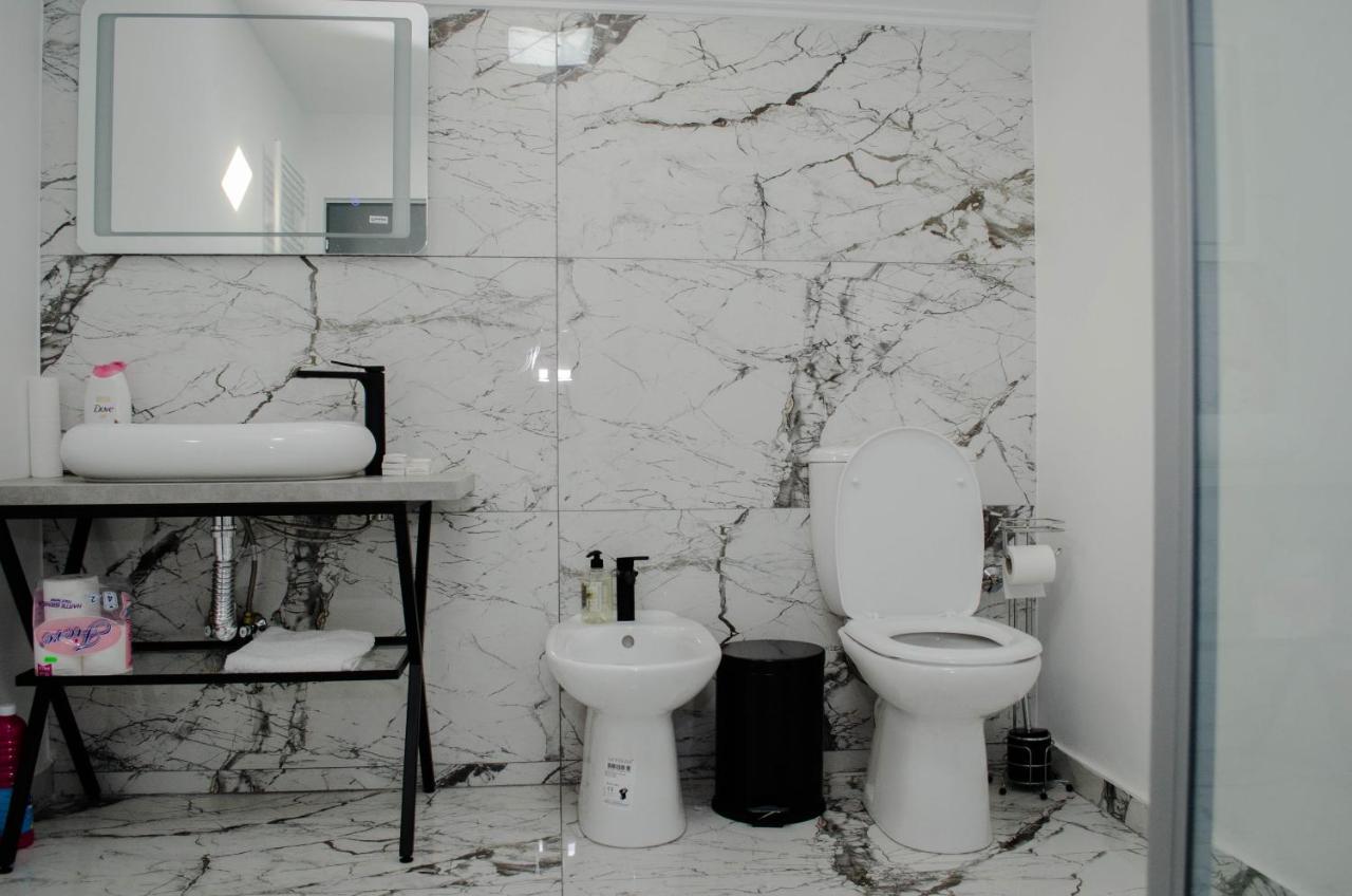 PentGarden penthouse jacuzzi — Targu Jiu — photo 2
