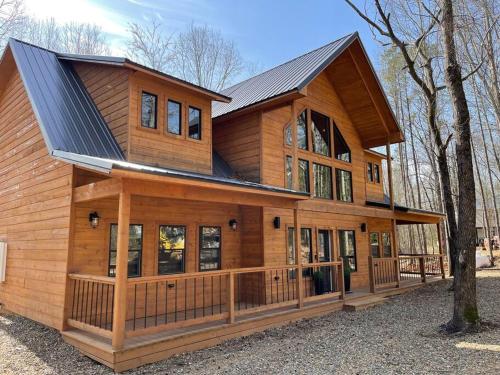 The Big Tex Luxury Cabin is EPIC — 4-Star Luxury Hotel in Broken Bow, United States