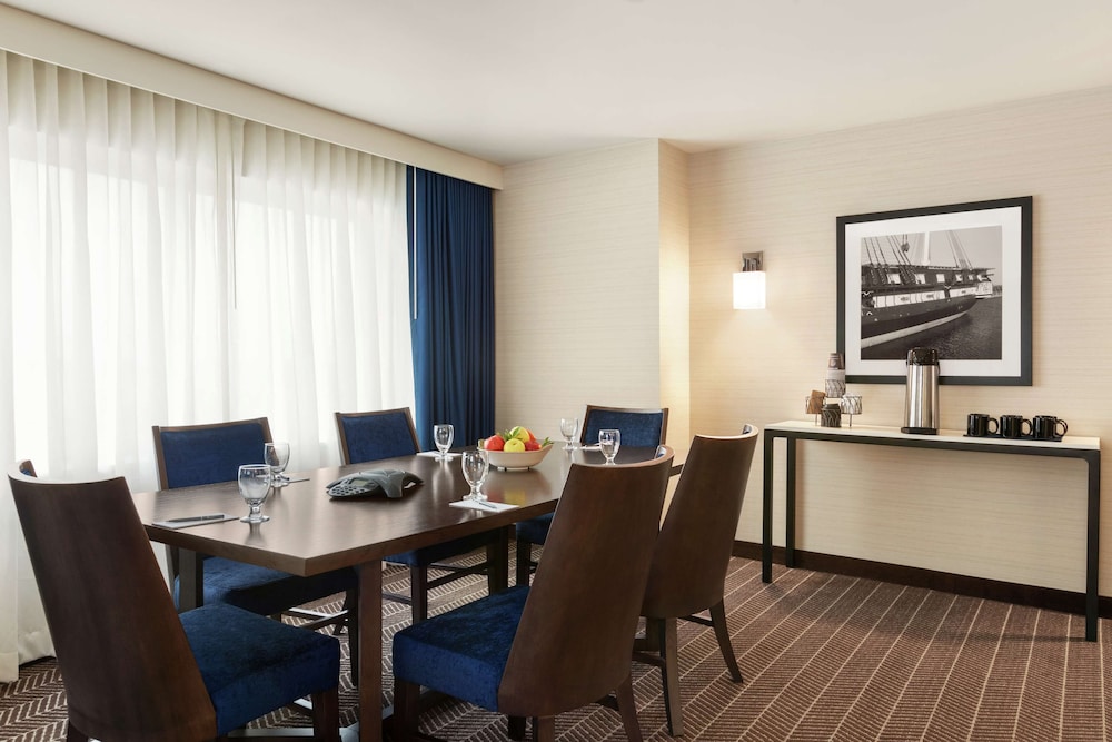 Embassy Suites Boston Logan Airport - photo 9
