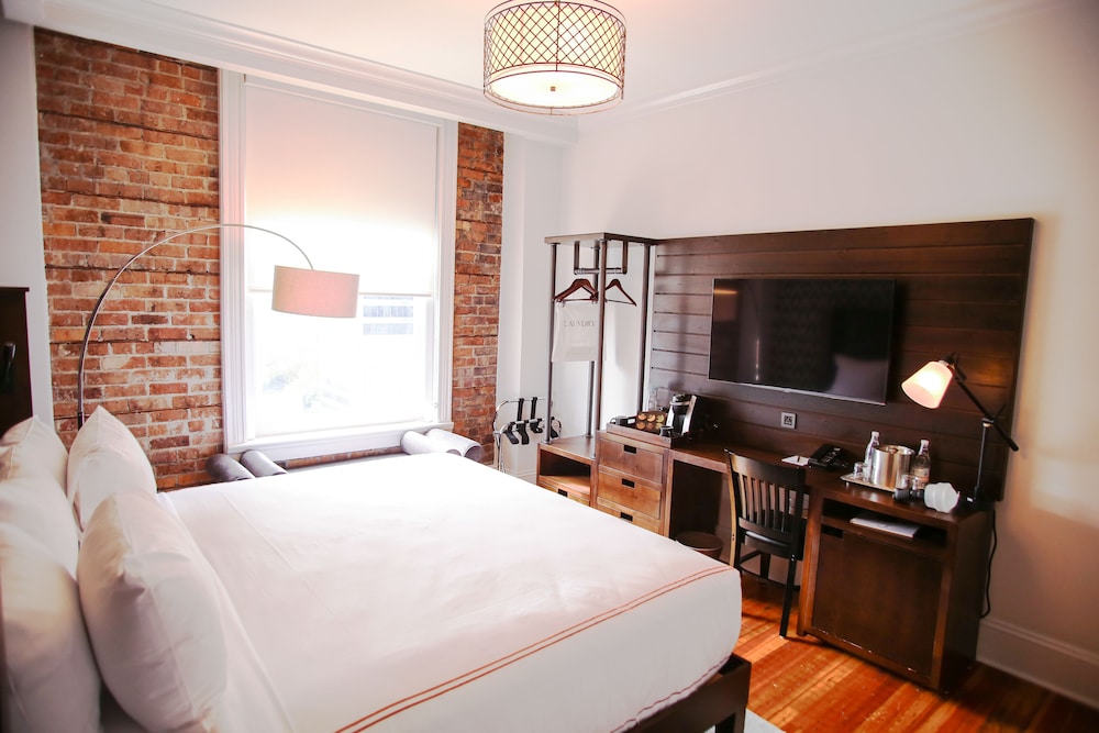 Q and C HotelBar New Orleans Autograph Collection - photo 5