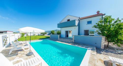 Villa Pearl with private pool — 4-Star Luxury Hotel in Blagaj, Bosnia and Herzegovina