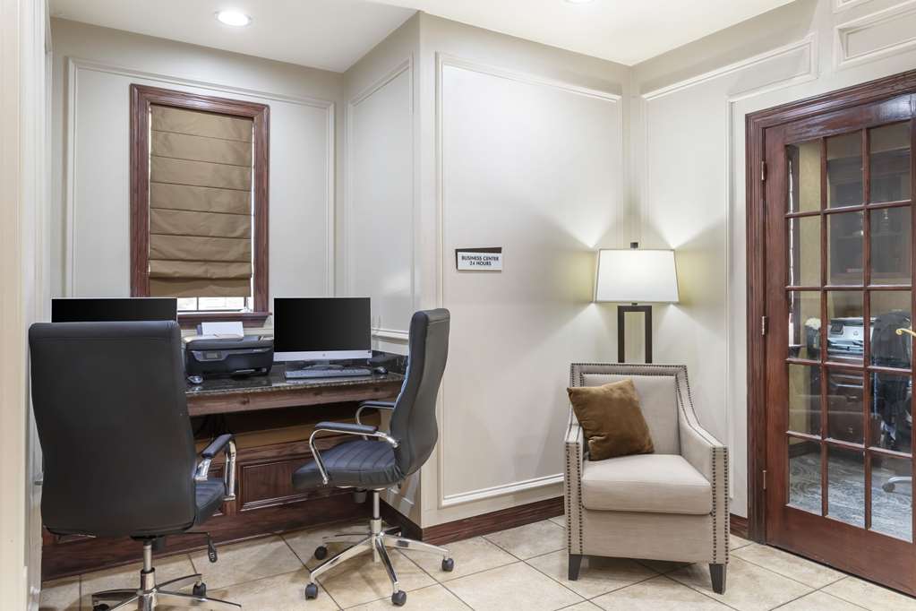 Best Western Plus Crown Colony Inn & Suites - photo 32
