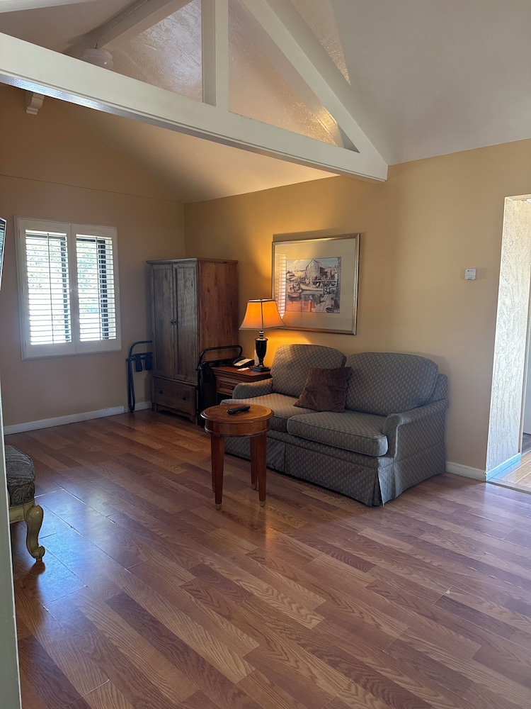 Carmel Resort Inn - photo 68