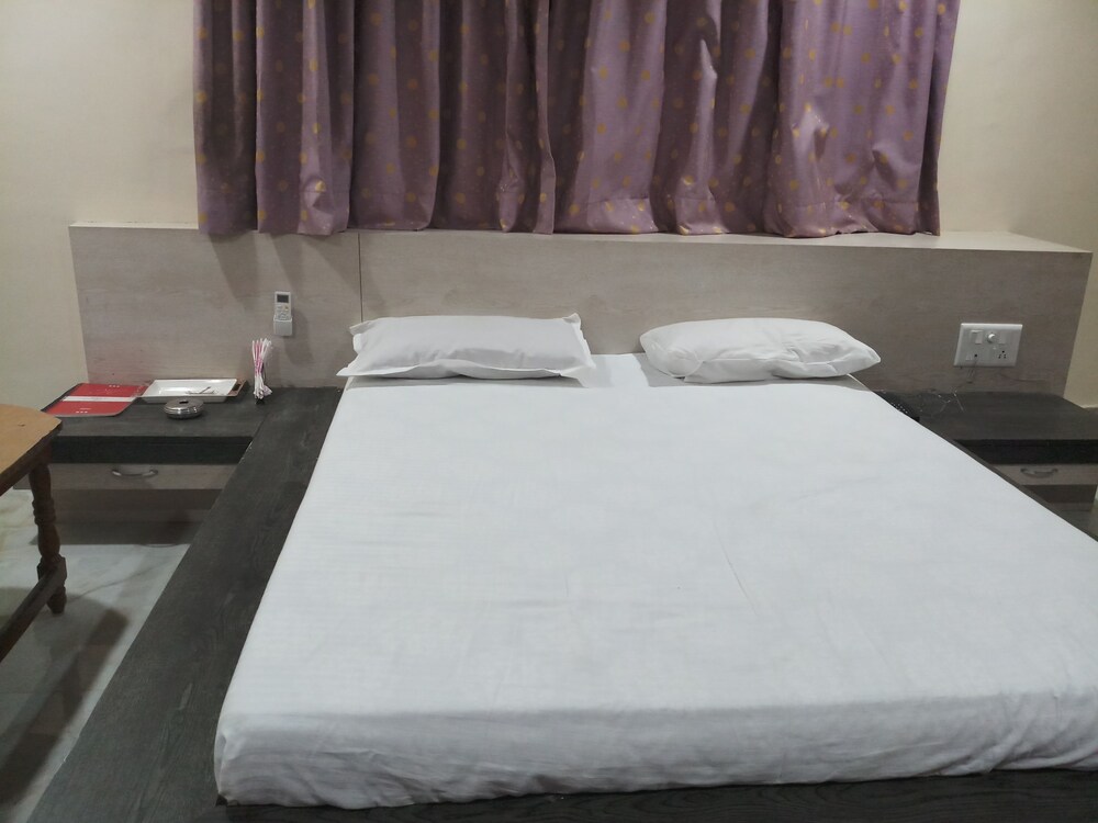 Hinglaj Hotel And Restaurant — Disa