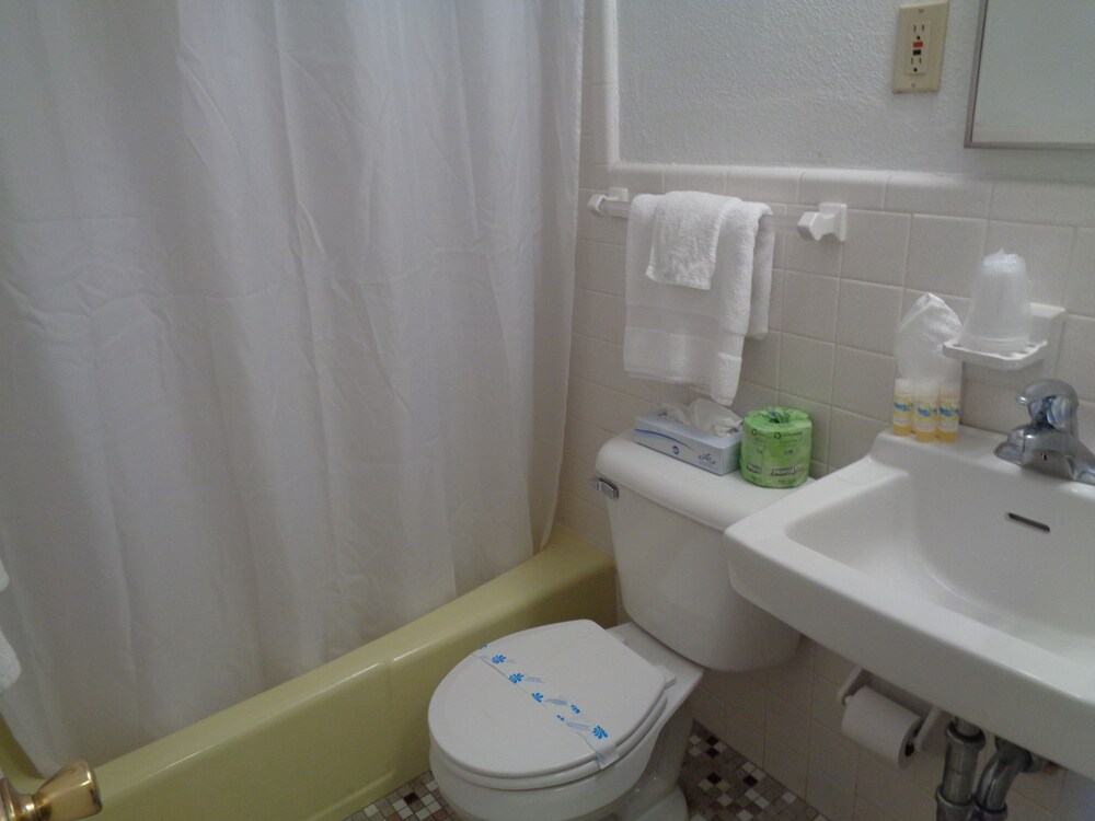 Diamond Crest Motel - photo 20