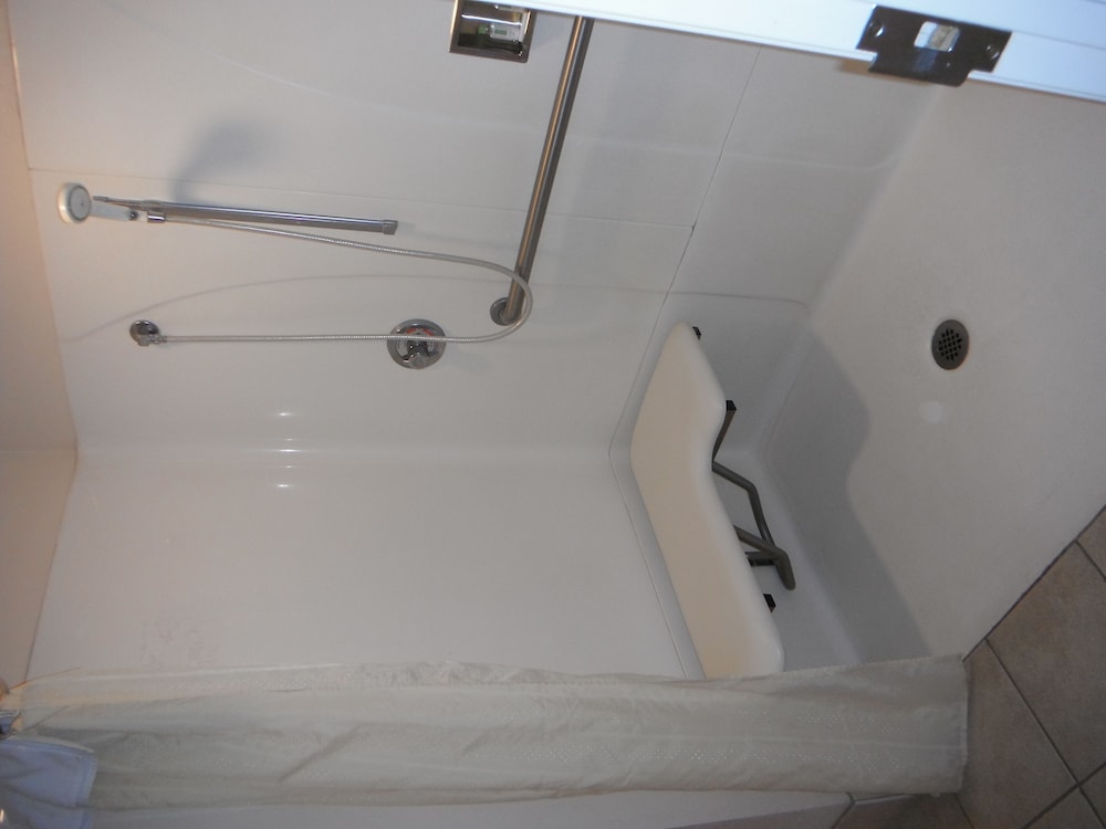 Colusa Riverside Inn - photo 11