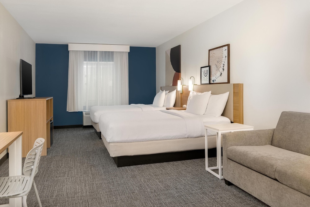 Spark by Hilton Rahway - photo 36