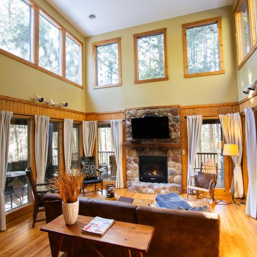 Ravine by The Chalets - last minute hotel in Logan