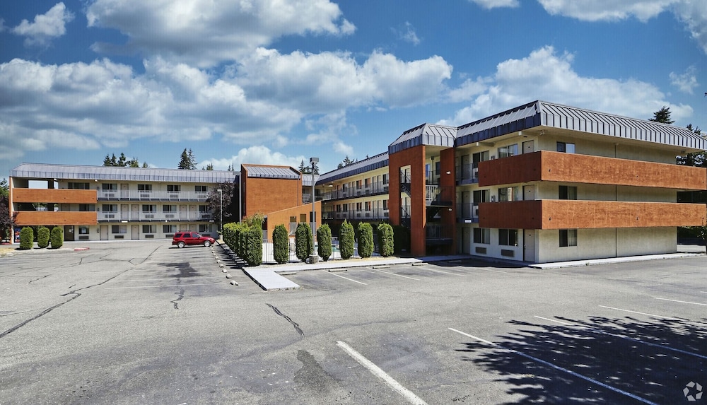 Olympic Inn & Suites - photo 53
