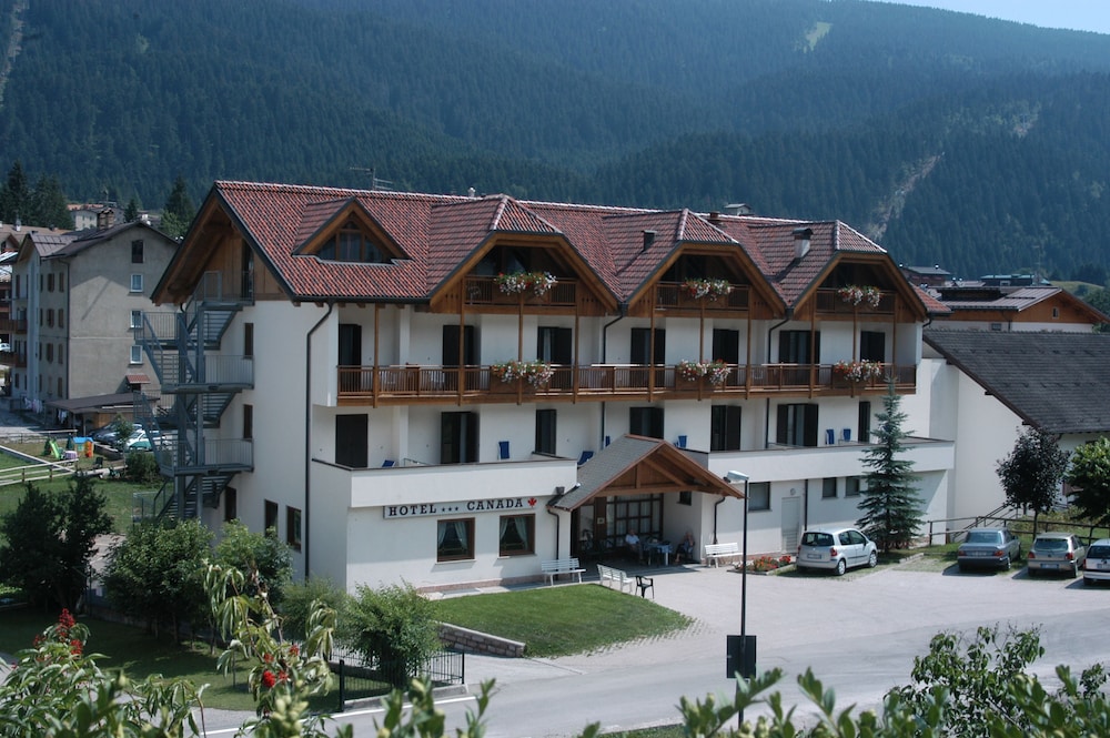 Hotel Canada — hotel in Andalo