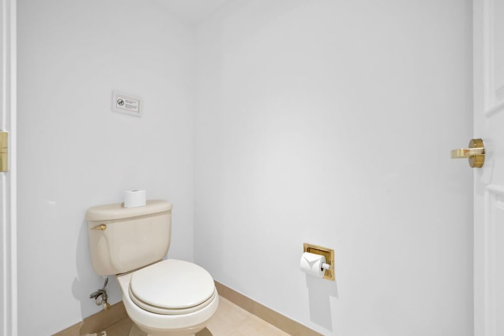 2br 3ba Condo Right Between Hard Rock and Ocean Casino - photo 21