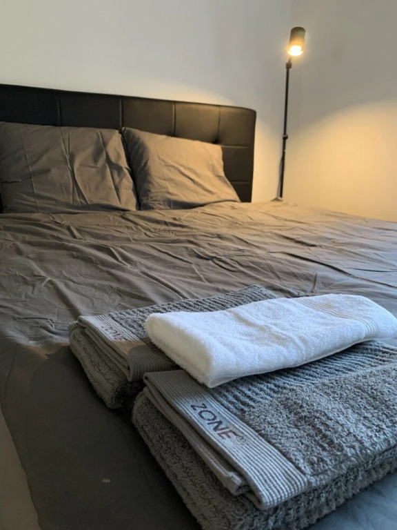 R J Guesthouse