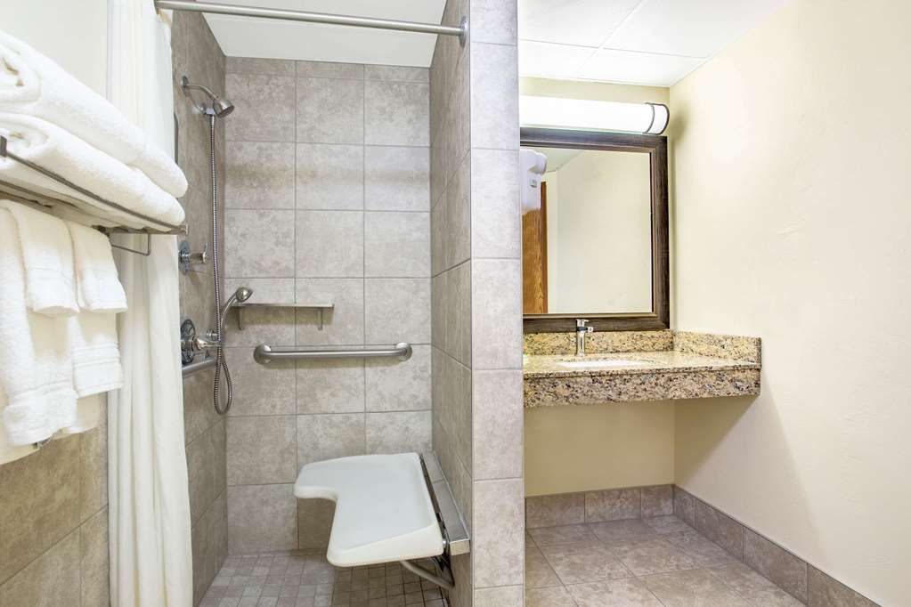 AmericInn by Wyndham Green Bay West - photo 3