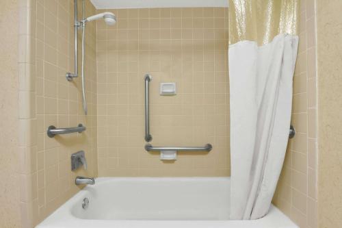 Super 8 by Wyndham Oxford - photo 7