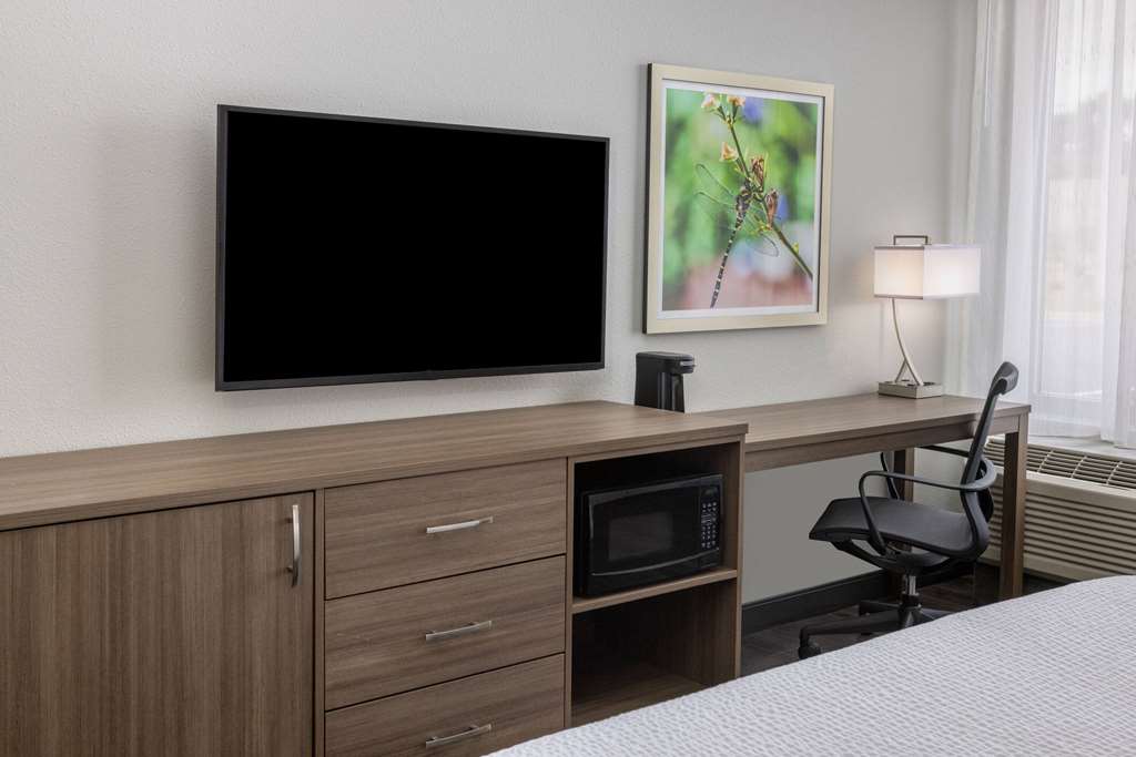 La Quinta Inn & Suites by Wyndham Valdosta - photo 30