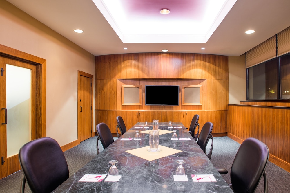 Holiday Inn & Suites Pittsfield Berkshires by IHG - photo 50