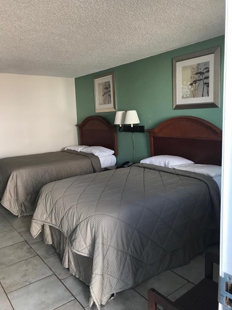 Lakeside inn - photo 5