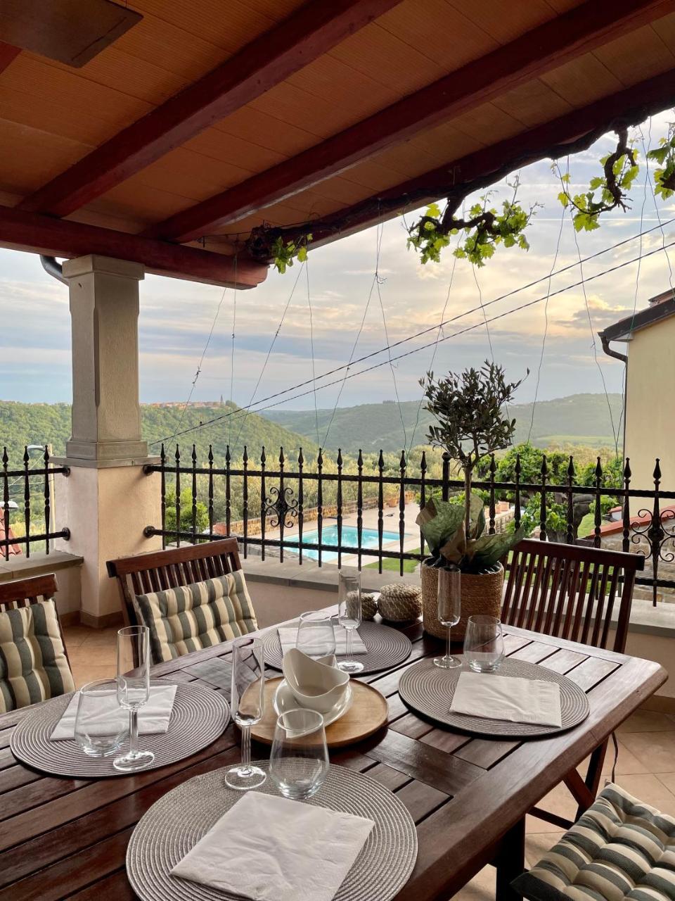 Istrian house Casa del nonno — 4-Star Luxury Hotel in Smarje Pri Jelsah, Slovenia