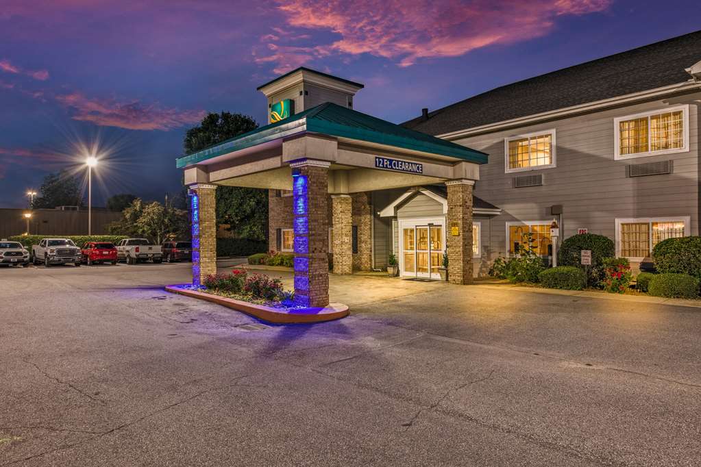 Quality Inn & Suites Hendersonville Flat Rock - photo 26