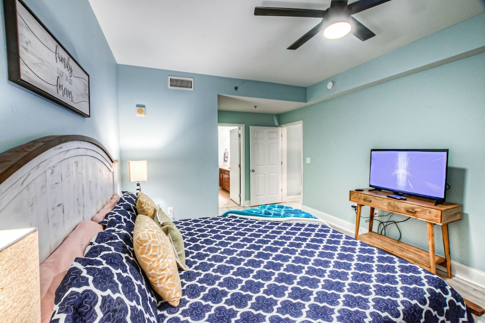 Laketown Wharf Resort by Aneliya's Rentals - photo 133