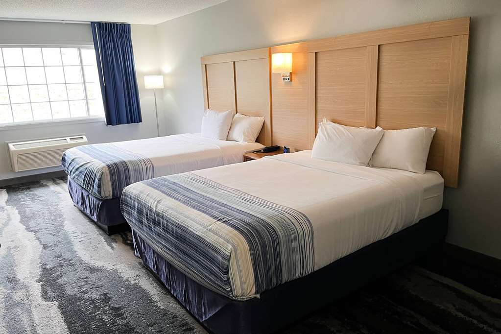 Days Inn & Suites by Wyndham Williamsburg IA North - photo 16
