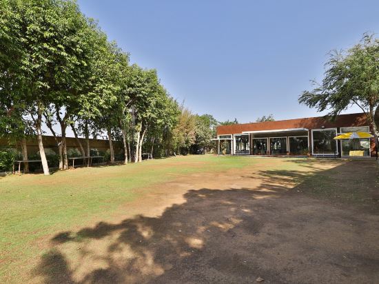 OYO 30255 Milan Party Hall in Vadodara, India