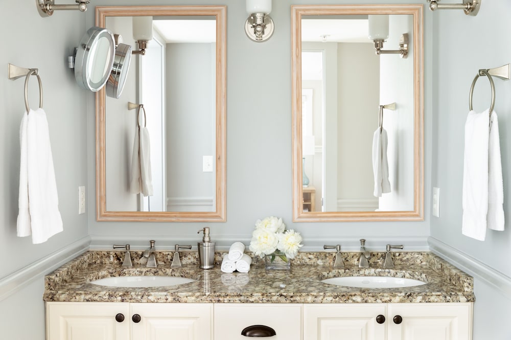 Vineyard Square Hotel & Suites - photo 19