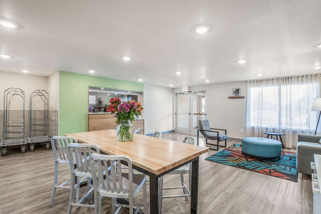 WoodSpring Suites Chicago Midway - photo 8