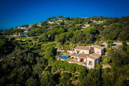 Villa Azucena by Rent Costa Brava — 4-Star Luxury Hotel in Castell-Platja D'aro, Spain