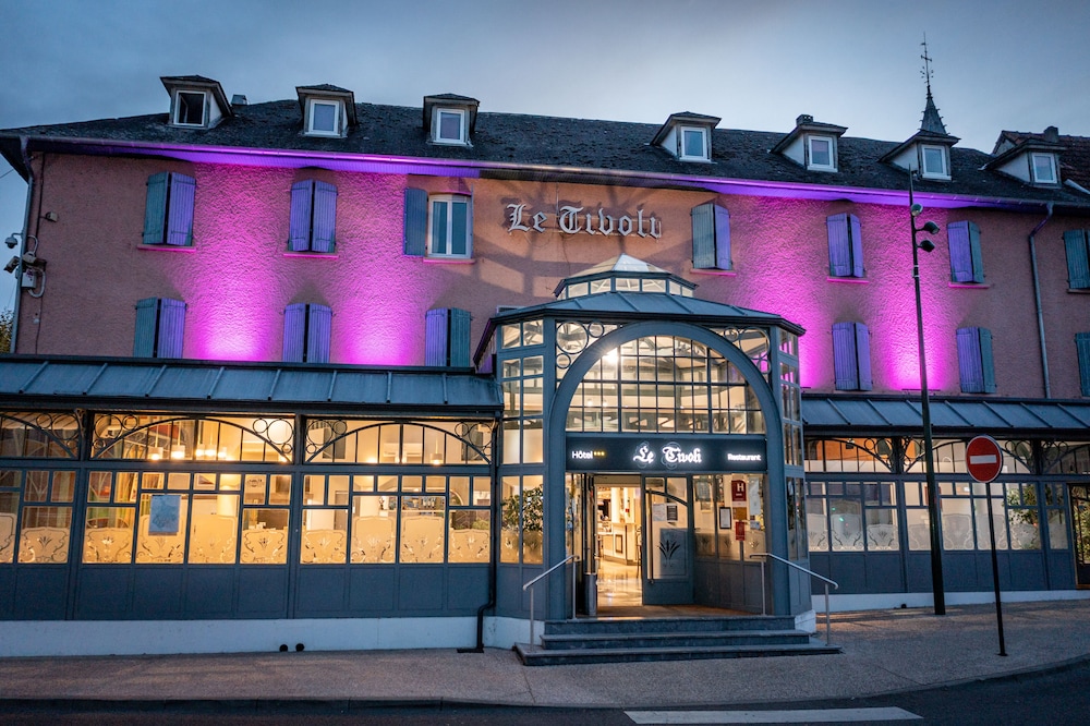 Hôtel le Tivoli in Vic-En-Bigorre, France