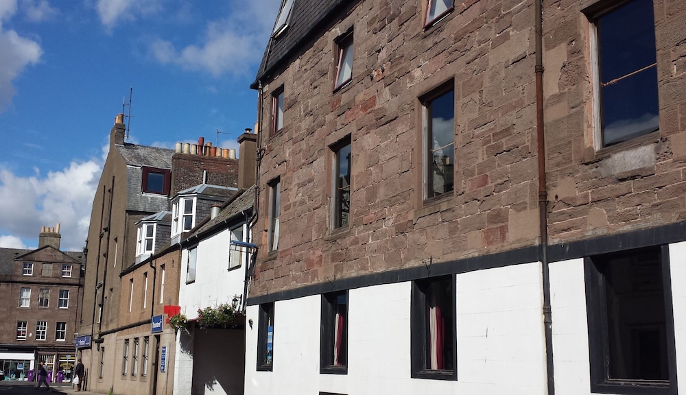 Star Hotel — Montrose