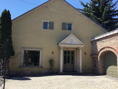 Jókai Apartment — 4-Star Luxury Hotel in Sopron, Hungary