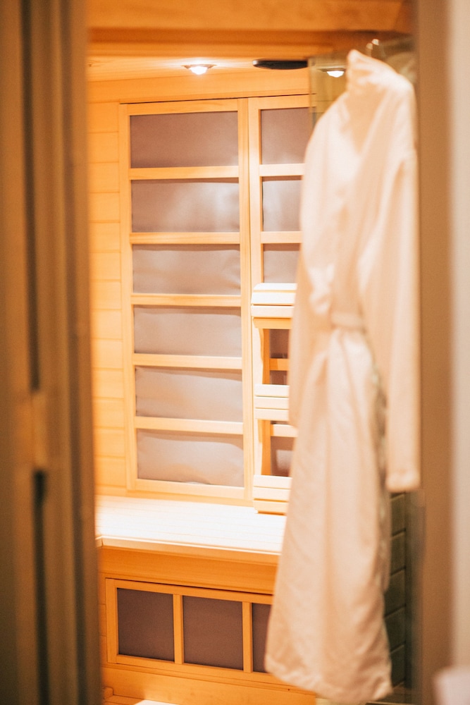 The Remington Suite Hotel and Spa - photo 27