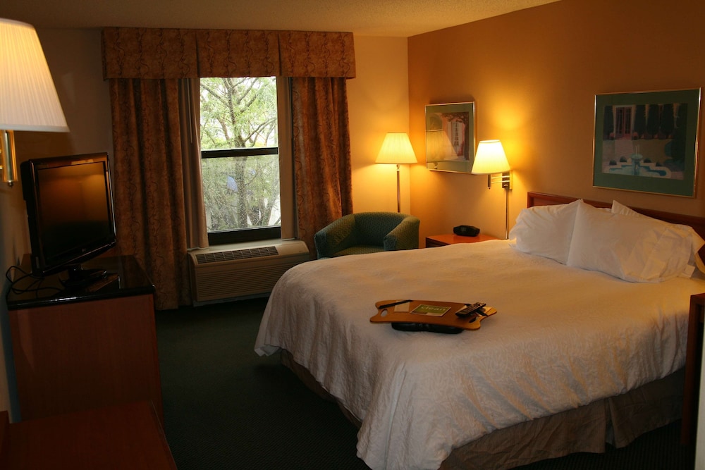 Hampton Inn Kansas City Shawnee Mission - photo 9