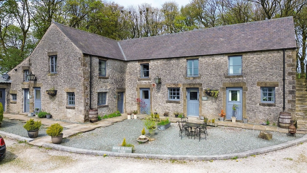 Host Stay Badger S Wood in Buxton, United Kingdom