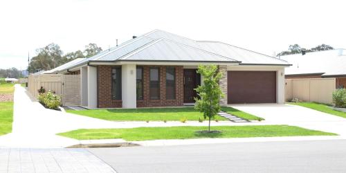 Family hideaway in Wodonga, Australia