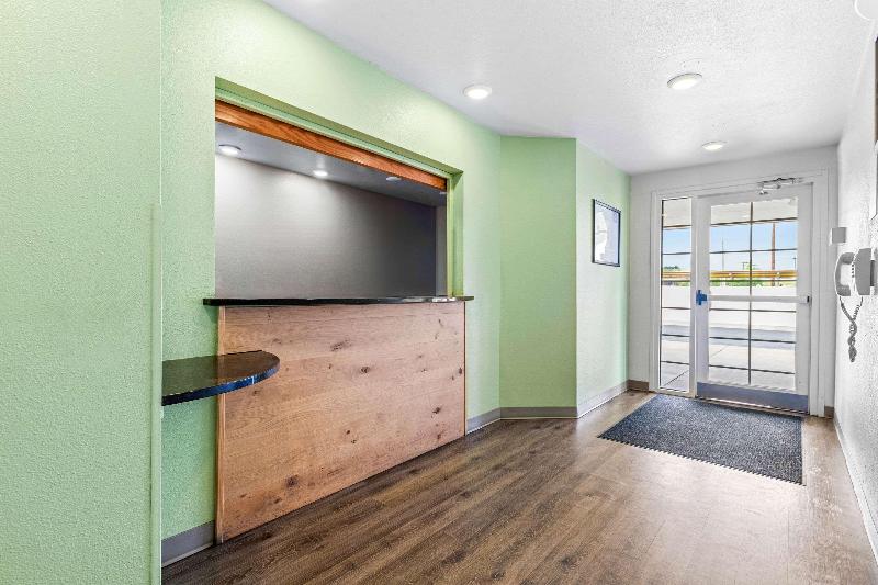 WoodSpring Suites Tulsa - photo 9