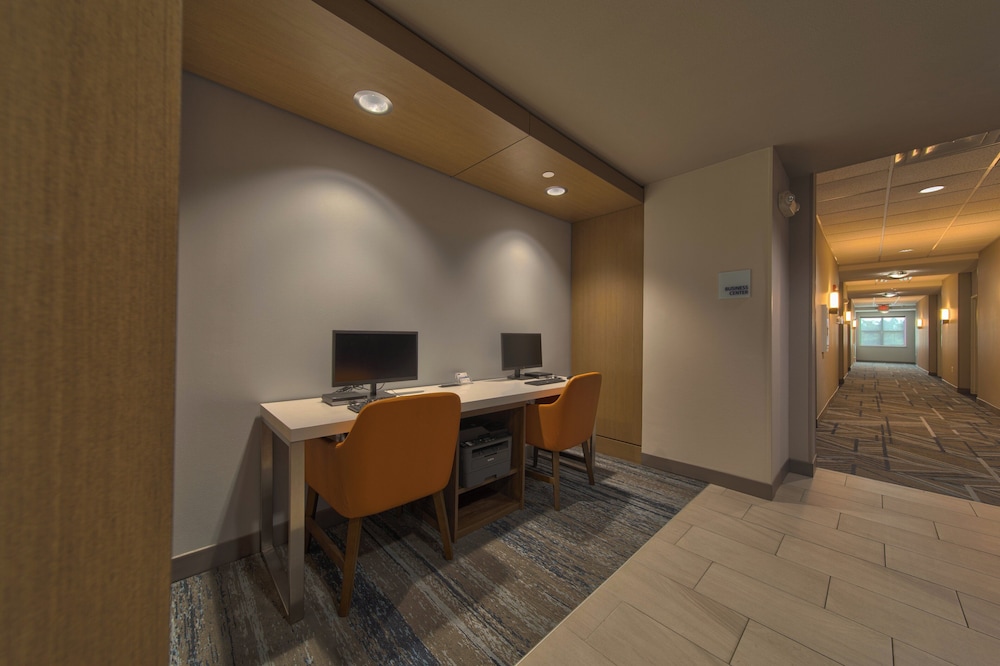Holiday Inn Express Cleveland by IHG - photo 38