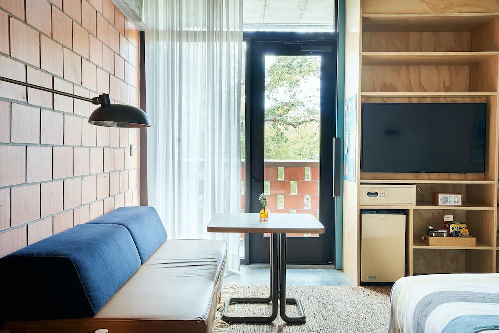 The Carpenter Hotel - photo 13