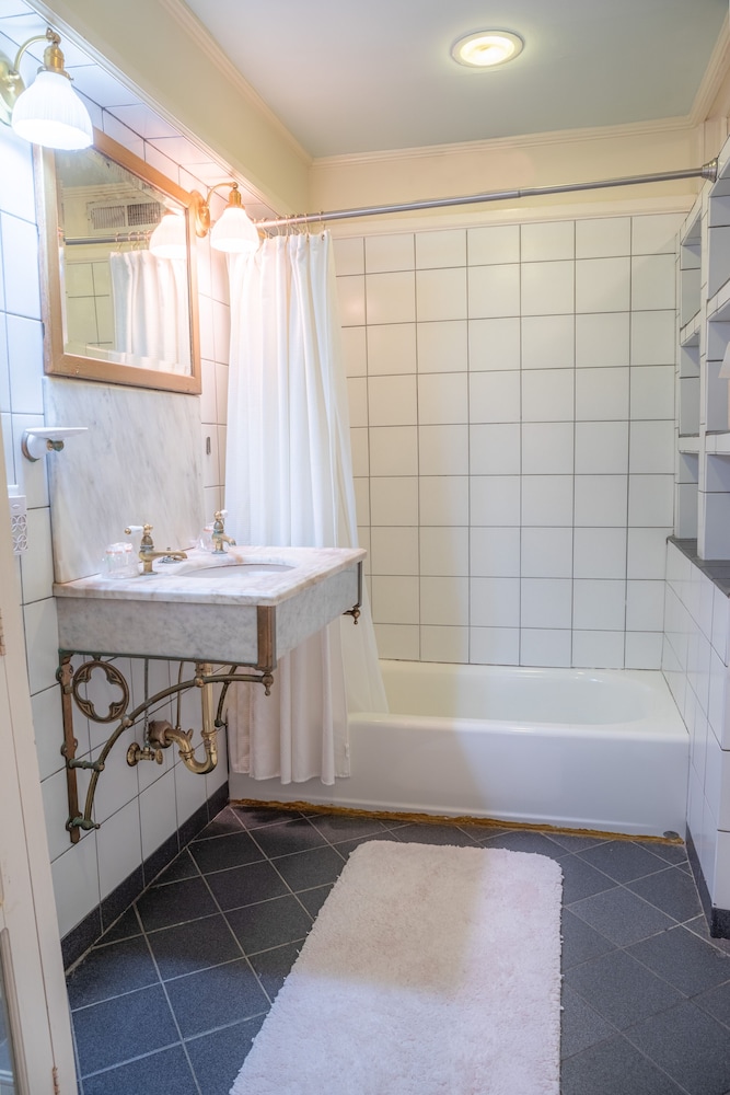 Justine Inn Savannah - photo 19