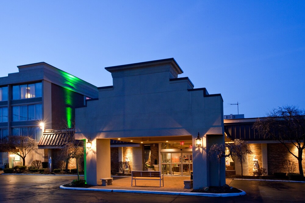 Holiday Inn Cleveland Mayfield By Ihg — Mayfield